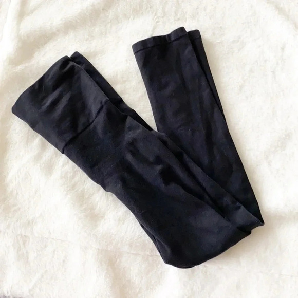 Spanx black “look at me” seamless high rise crop leggings - Picture 4 of 9